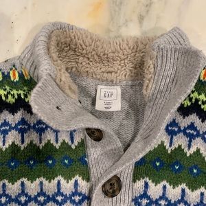 Gap 4t sweater